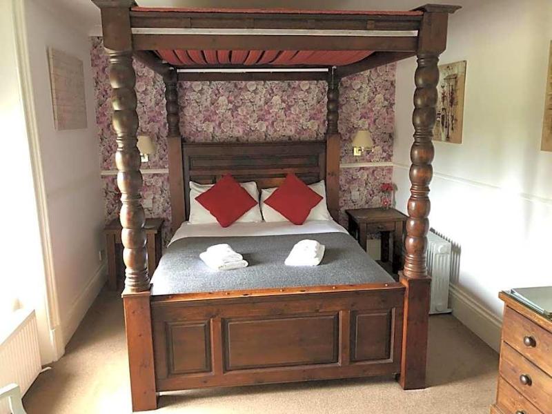 Gomersal Lodge - Genel