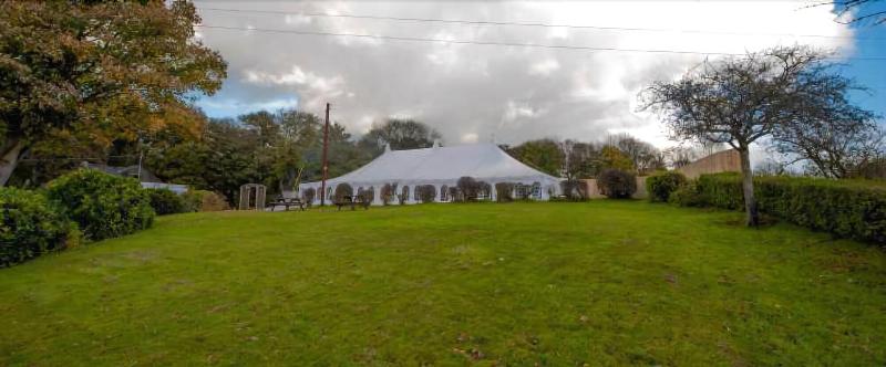 Gomersal Lodge - Genel