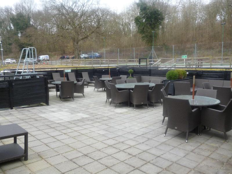 Brandshatch Place - Teras