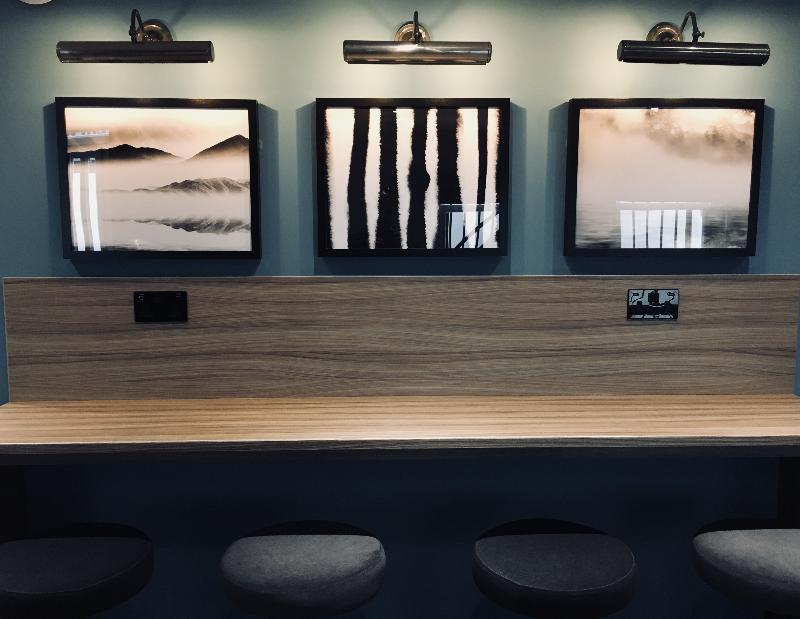 Oliver Plaza - Bar