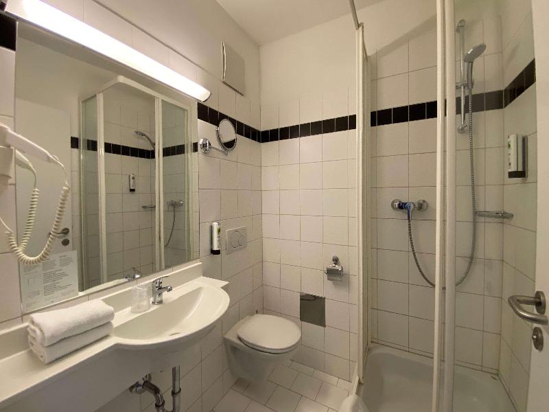 Amedia Express Sattledt a Trademark by Wyndham - Oda