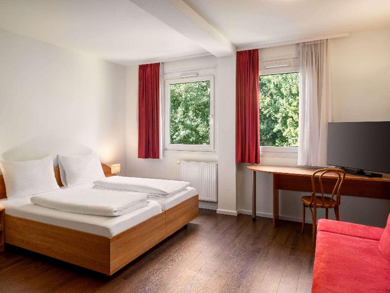 Amedia Express Sattledt a Trademark by Wyndham - Oda