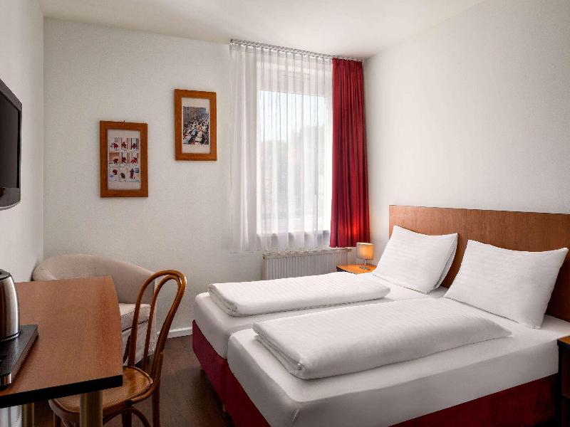 Amedia Express Sattledt a Trademark by Wyndham - Oda