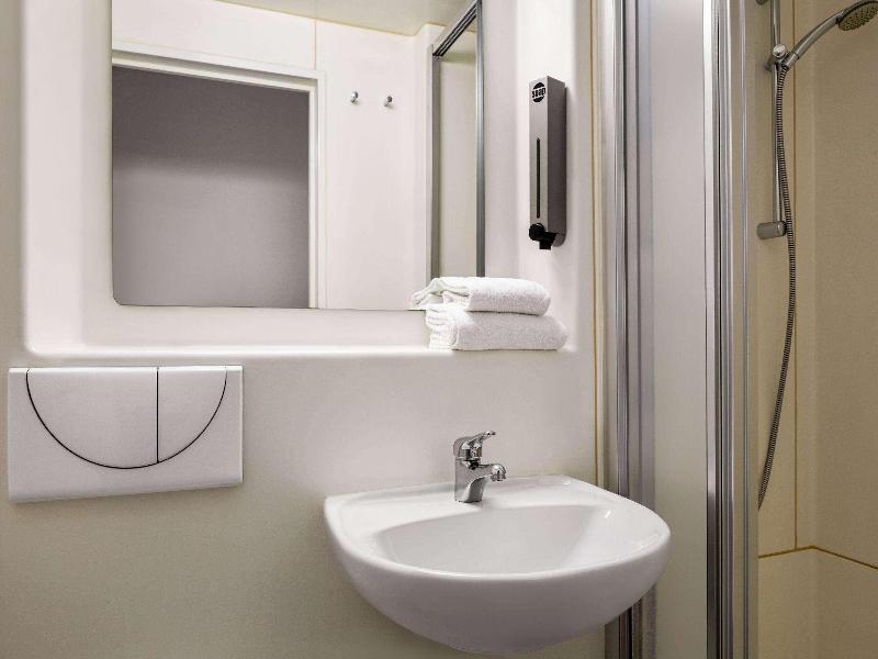 Amedia Express Sattledt a Trademark by Wyndham - Oda