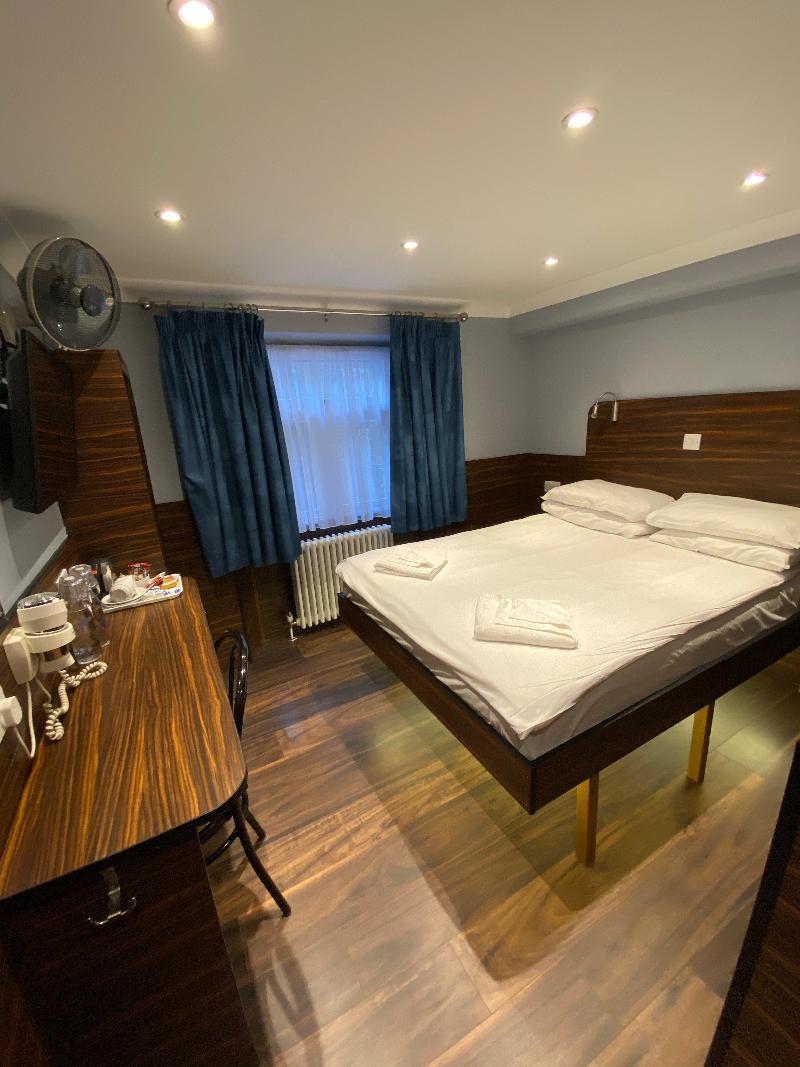 Crestfield Hotel - Oda