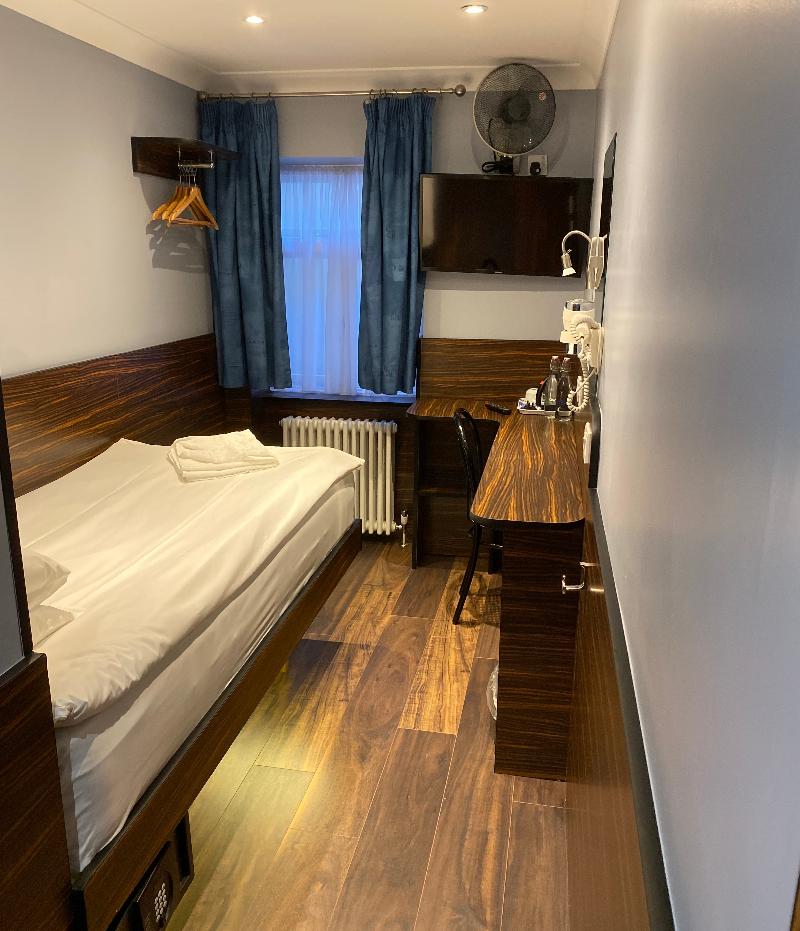 Crestfield Hotel - Oda