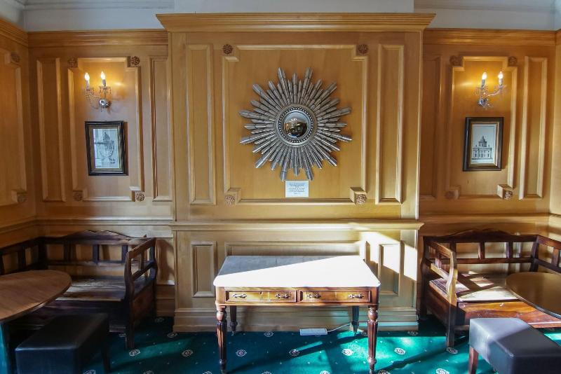 London Visitors Hotel - Bar