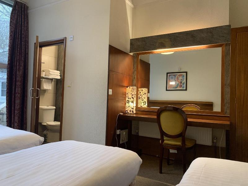 London Visitors Hotel - Oda
