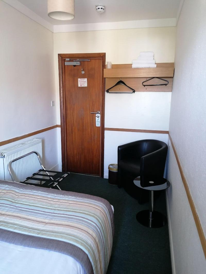 London Visitors Hotel - Oda