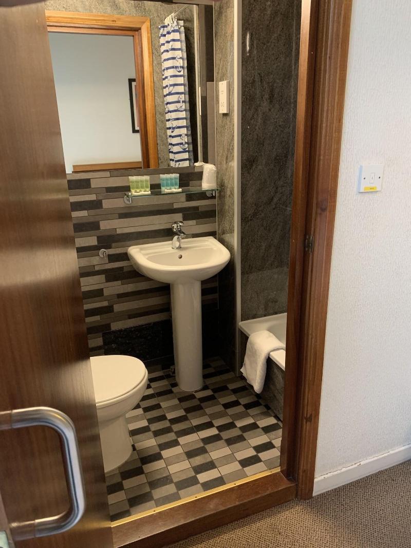 London Visitors Hotel - Oda