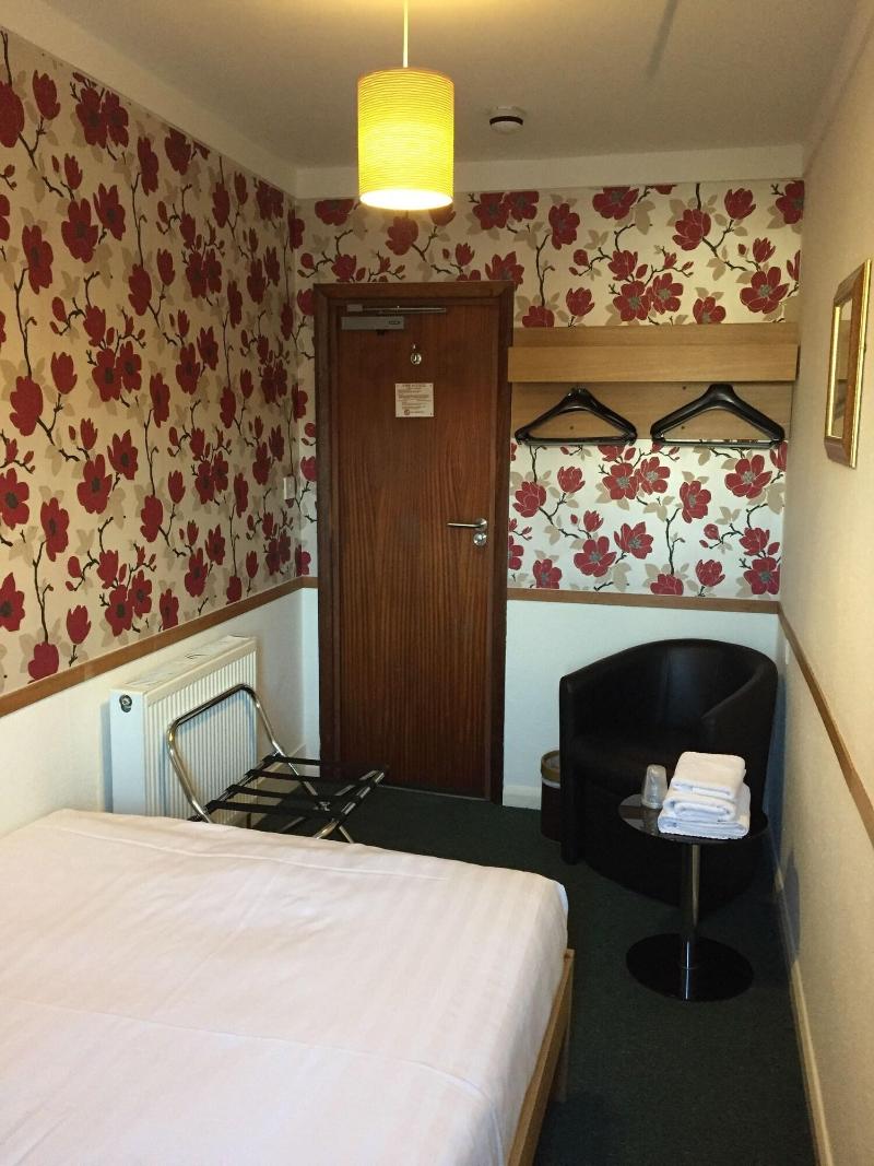 London Visitors Hotel - Oda