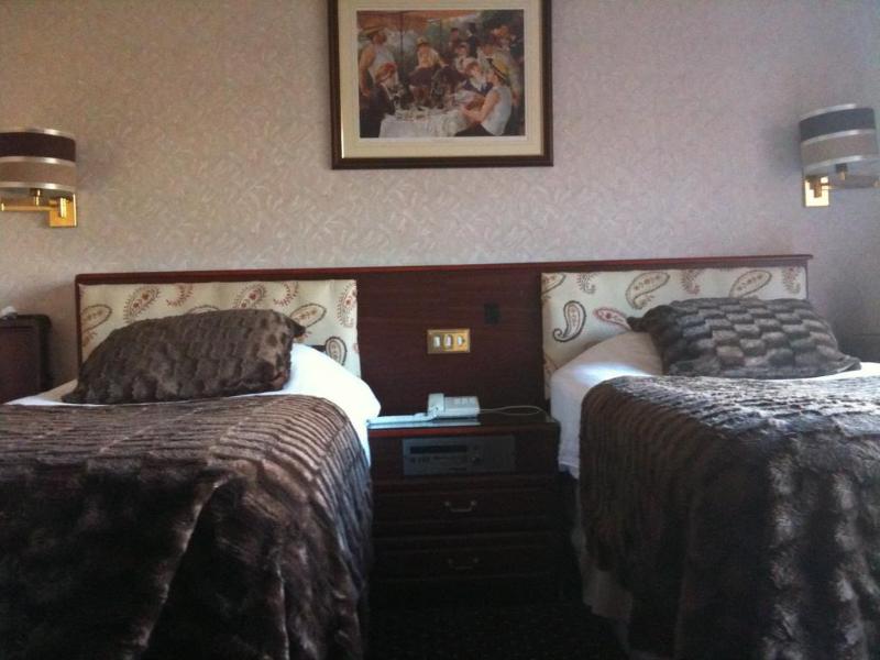 Balmoral Lodge - Genel
