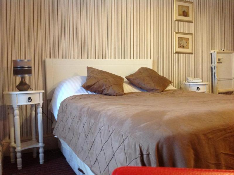 Balmoral Lodge - Genel
