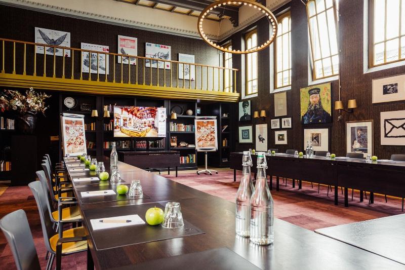 Post-Plaza Hotel & Grand Café - Toplantı