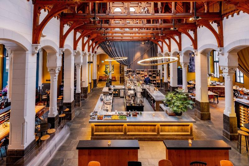 Post-Plaza Hotel & Grand Café - Restoran