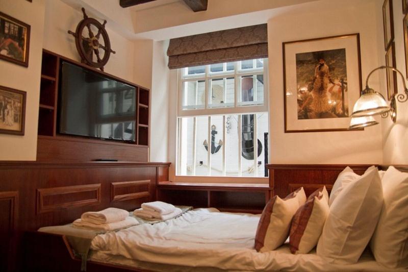 Regency House - Oda