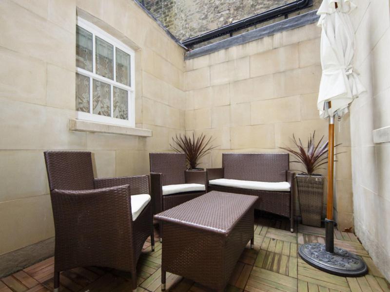 Regency House - Teras