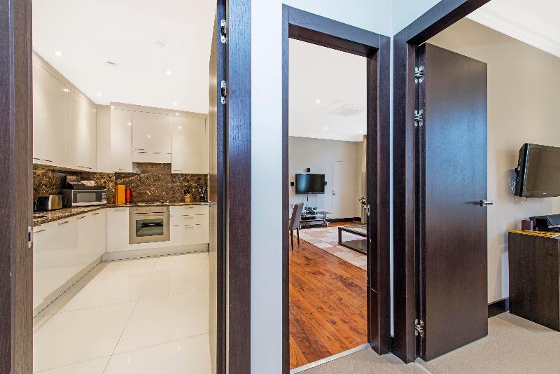 Queensgate 130 - Oda