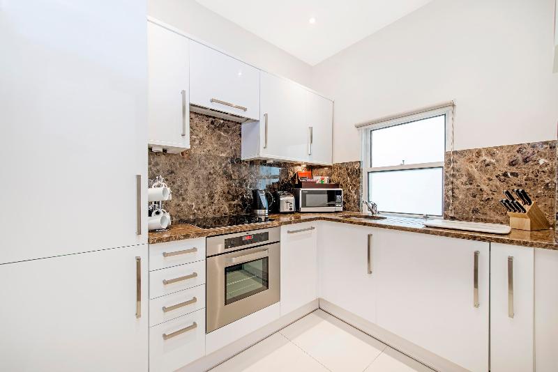 Queensgate 130 - Oda