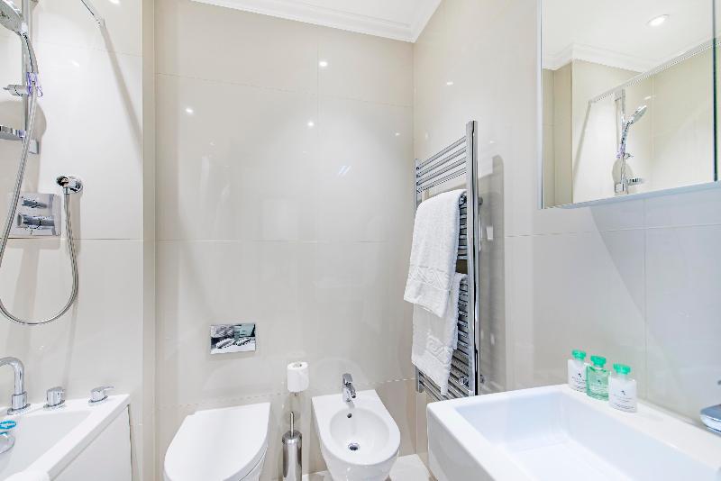 Queensgate 130 - Oda