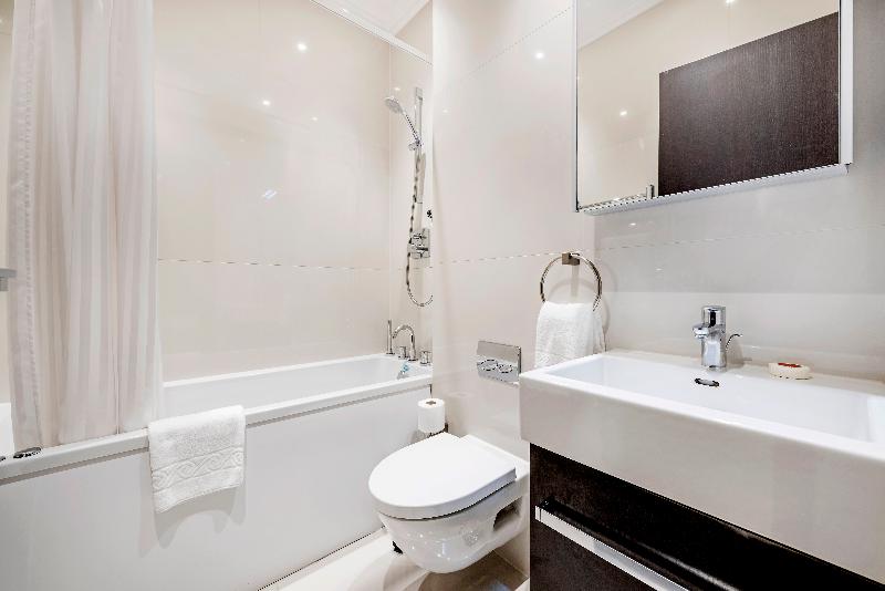 Queensgate 130 - Oda