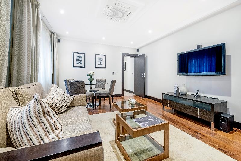 Queensgate 130 - Oda