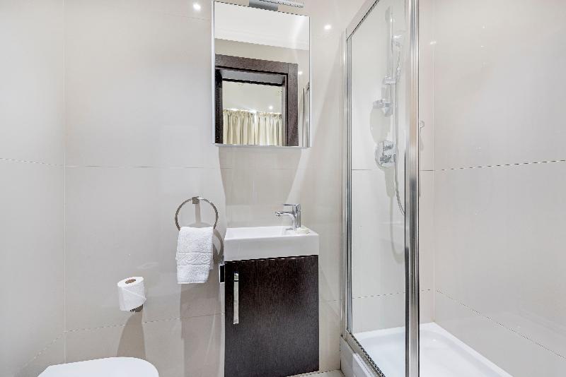 Queensgate 130 - Oda