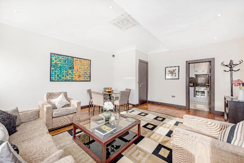 Queensgate 130 - Oda