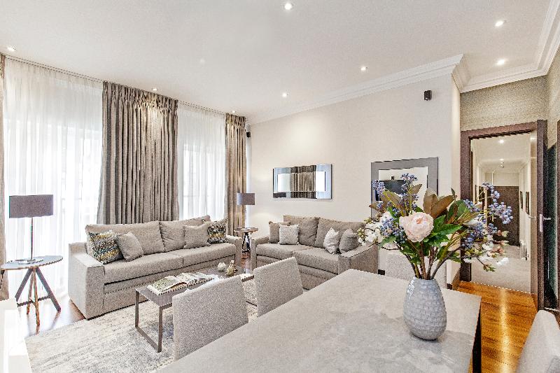 Queensgate 130 - Oda