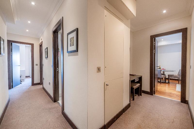 Queensgate 130 - Oda