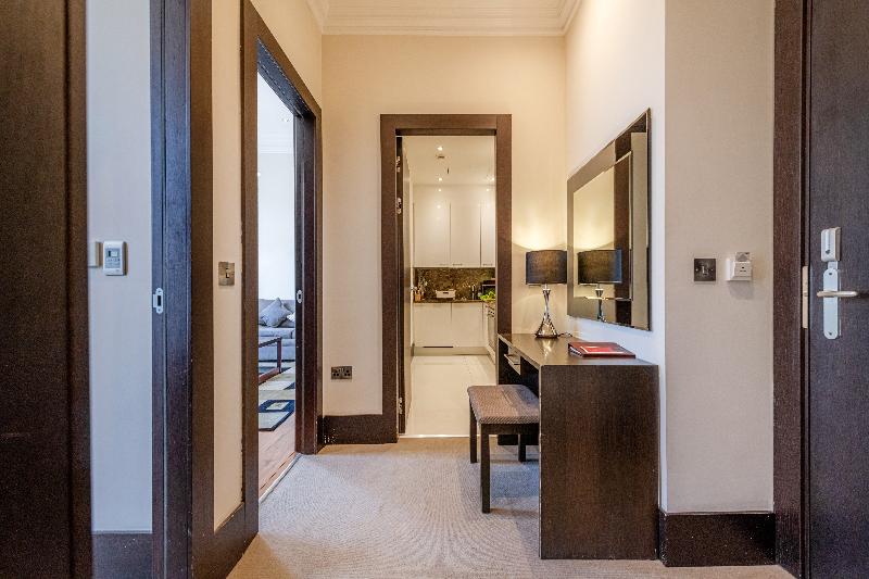 Queensgate 130 - Oda