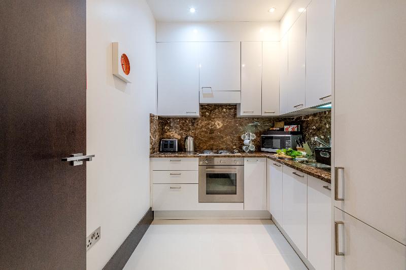 Queensgate 130 - Oda