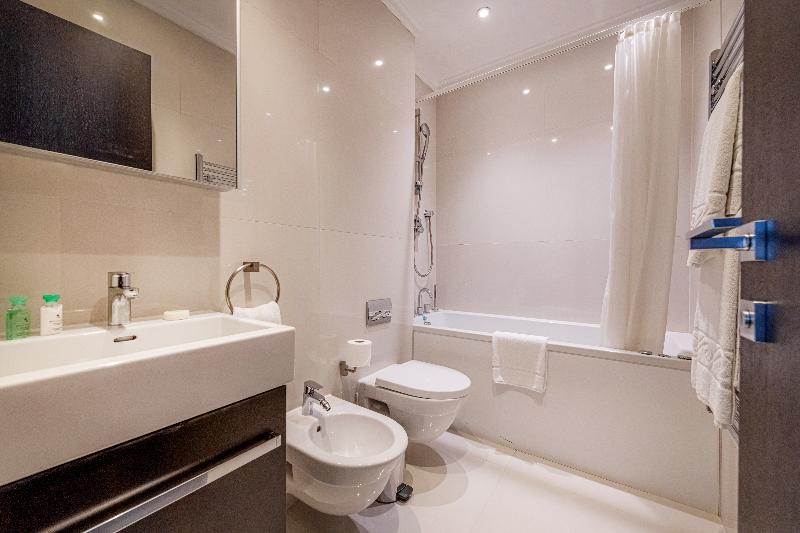 Queensgate 130 - Oda