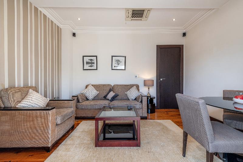 Queensgate 130 - Oda