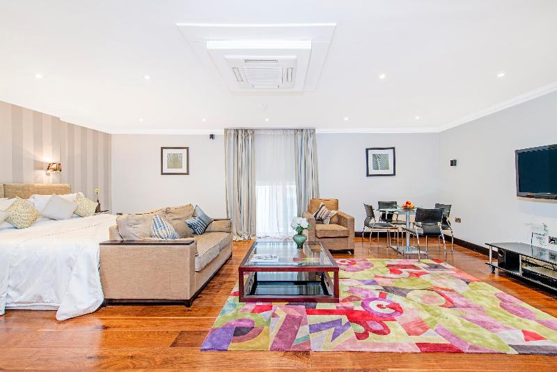 Queensgate 130 - Oda