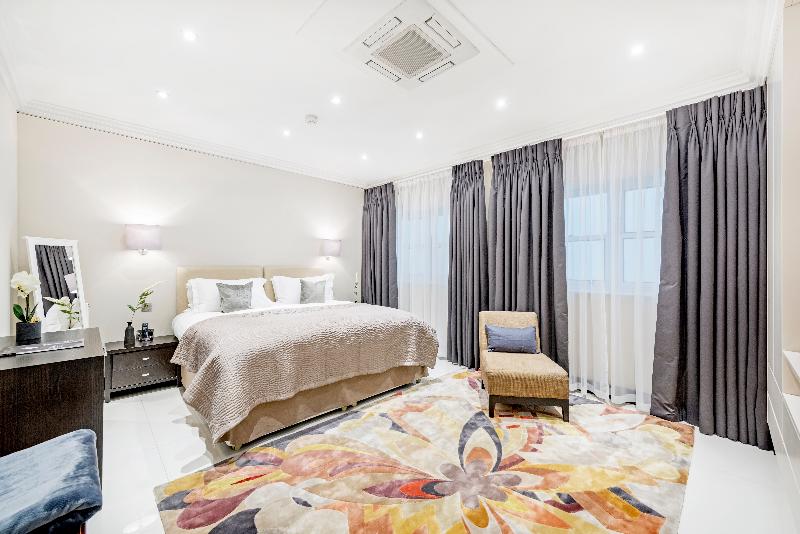 Queensgate 130 - Oda