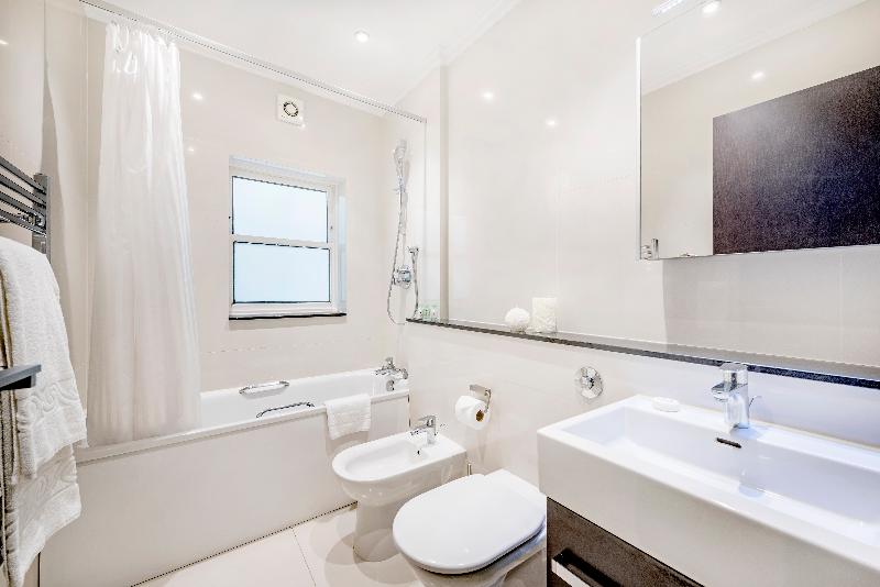 Queensgate 130 - Oda