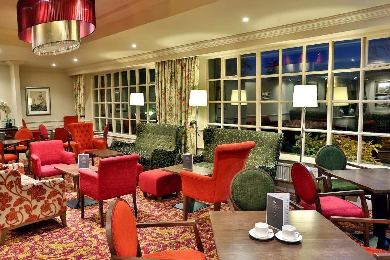 Reigate Manor - Lobi
