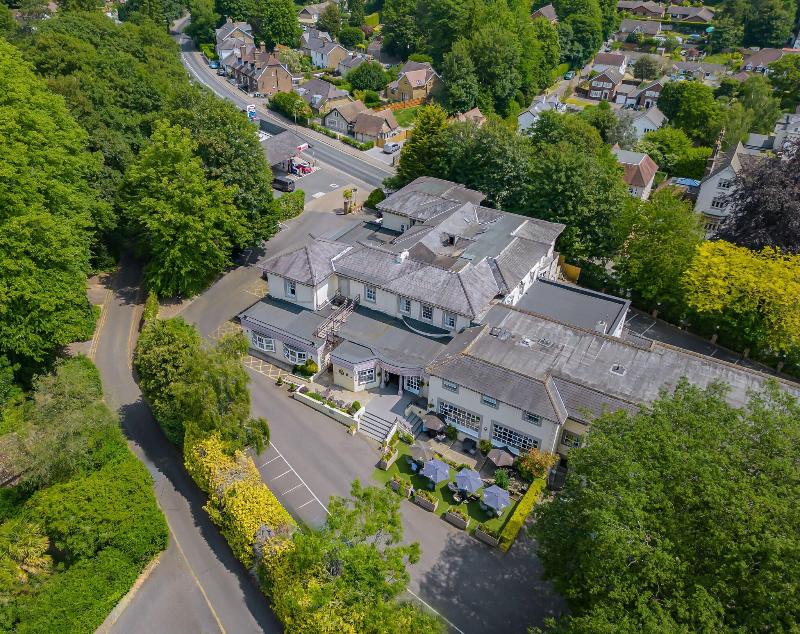 Reigate Manor - Genel