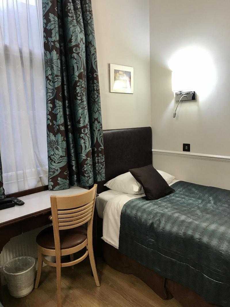 Rhodes Hotel - Oda