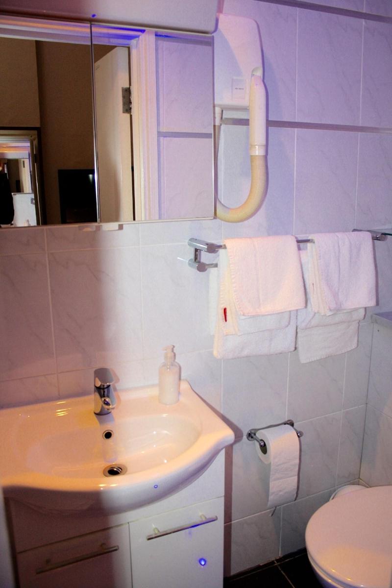 Rhodes Hotel - Oda