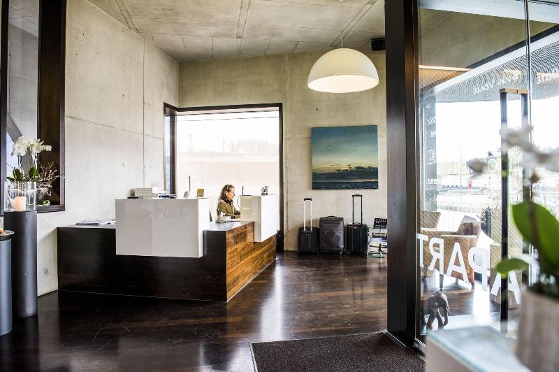 Hotel APART Welcoming I Urban Feel I Design - Lobi