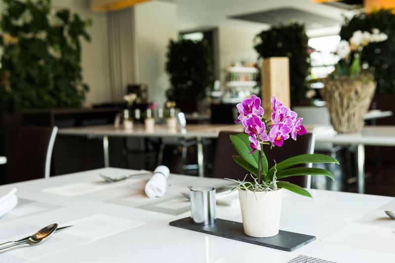 Hotel APART Welcoming I Urban Feel I Design - Restoran