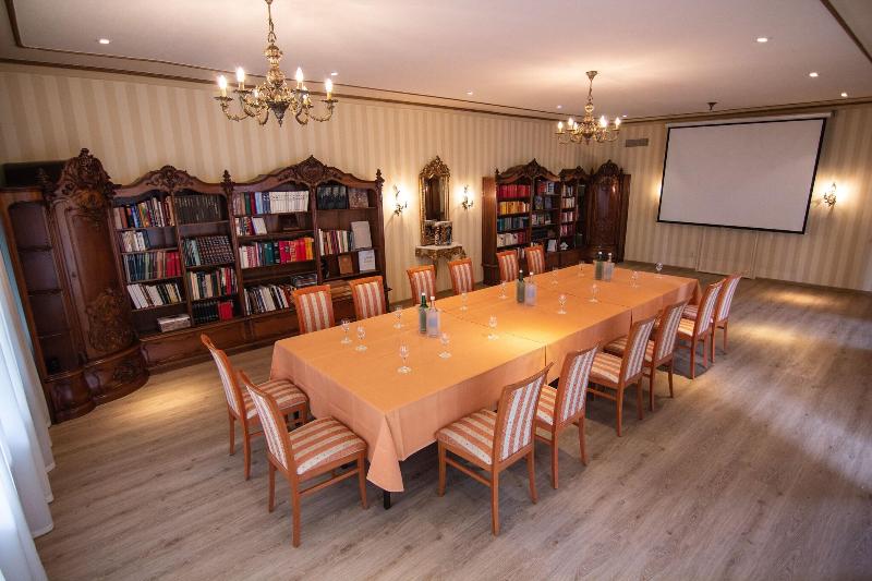 Albergo Losone - Toplantı