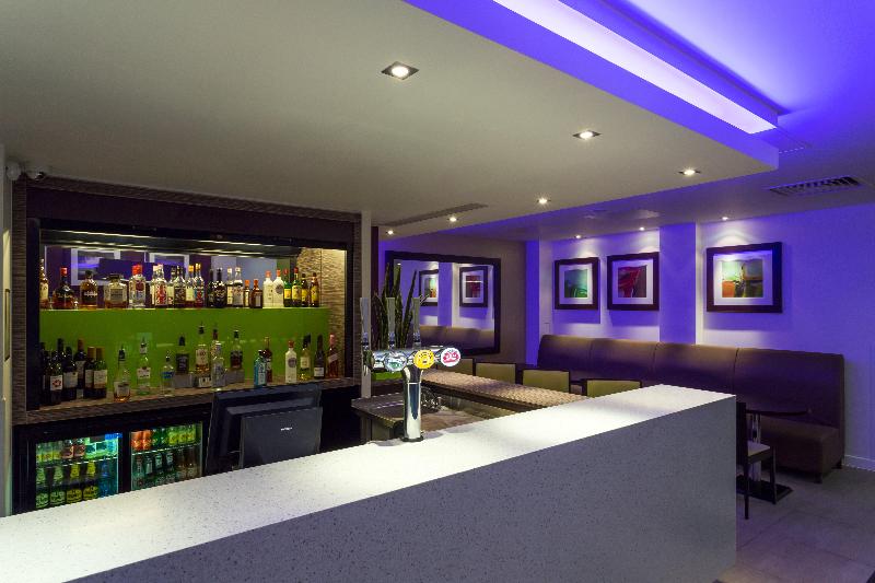 Holiday inn Express Harlow - Bar