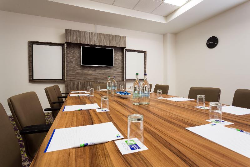 Holiday inn Express Harlow - Toplantı