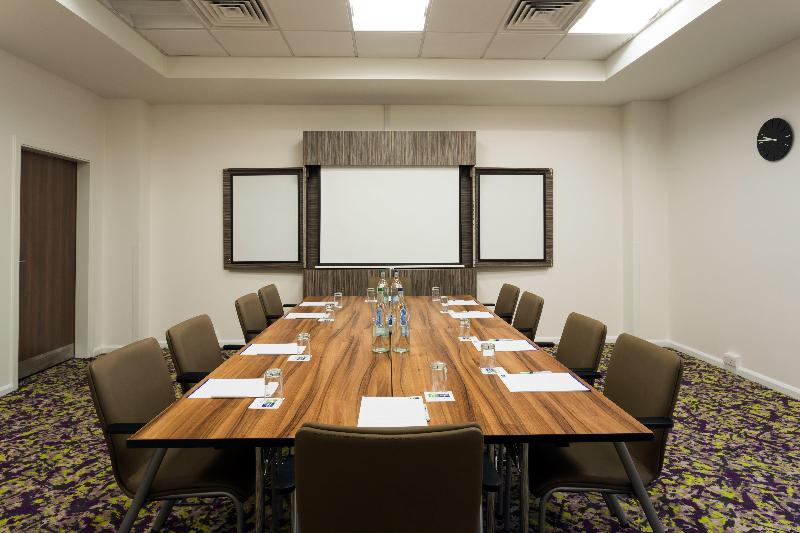 Holiday inn Express Harlow - Toplantı