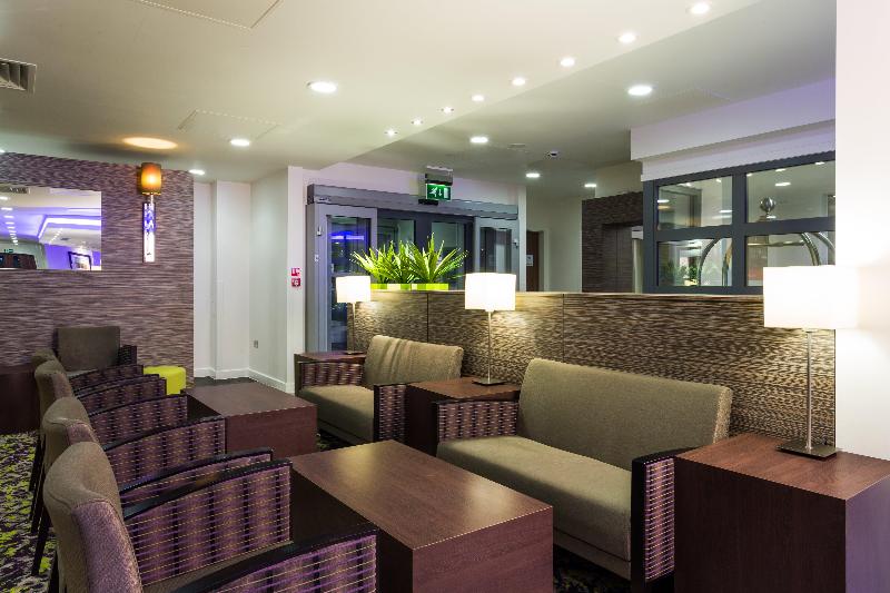 Holiday inn Express Harlow - Genel