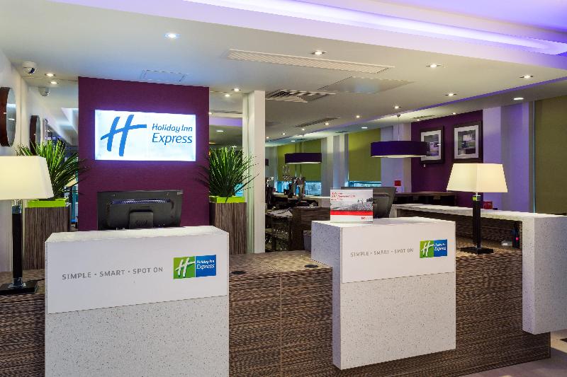Holiday inn Express Harlow - Genel