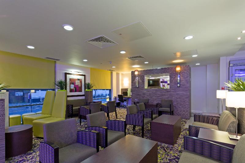 Holiday inn Express Harlow - Genel